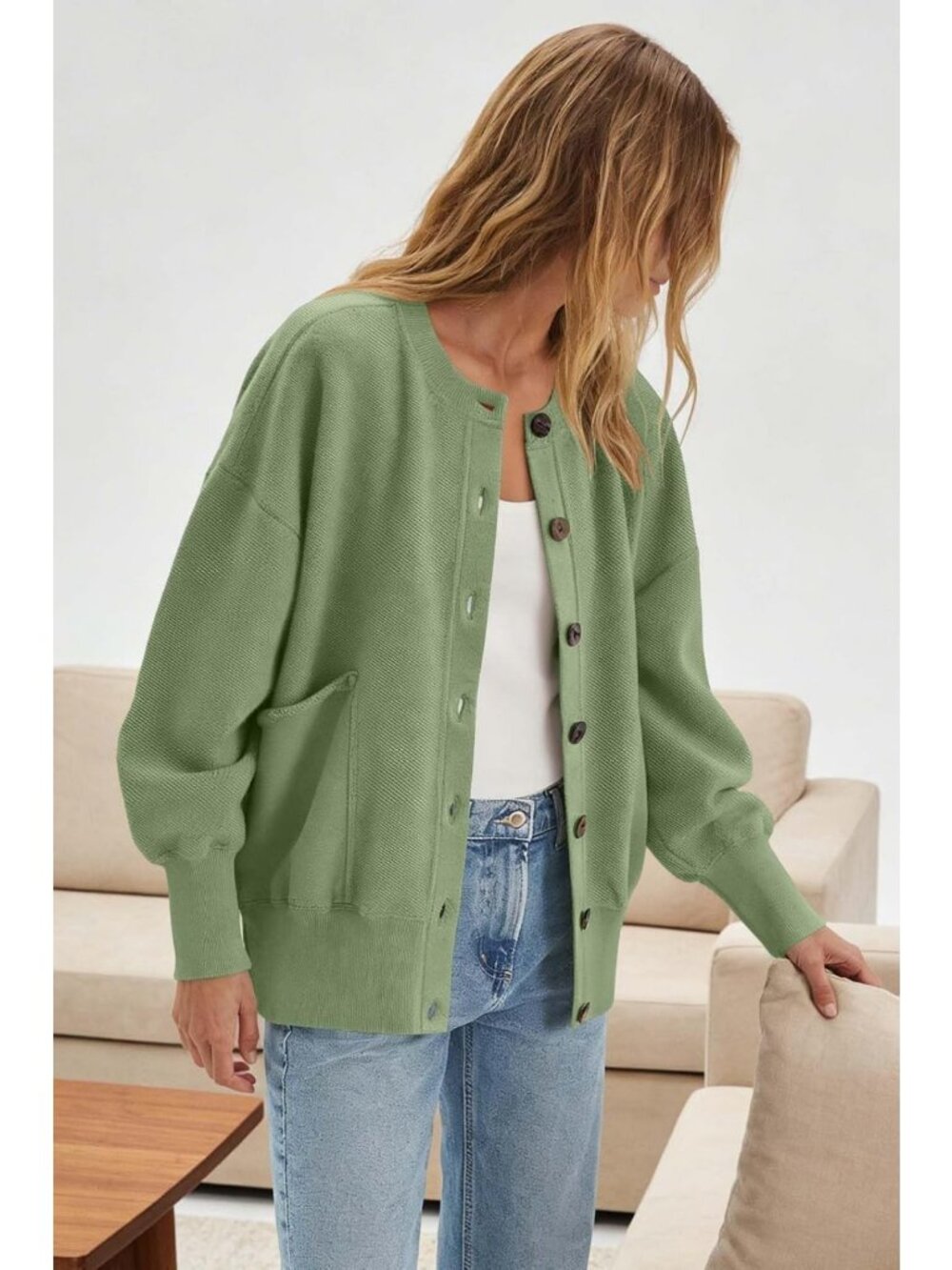 Cozy Women's Oversized Fall Cardigan - Button-Up, Lightweight, Long Sleeve - Picture 4 of 8